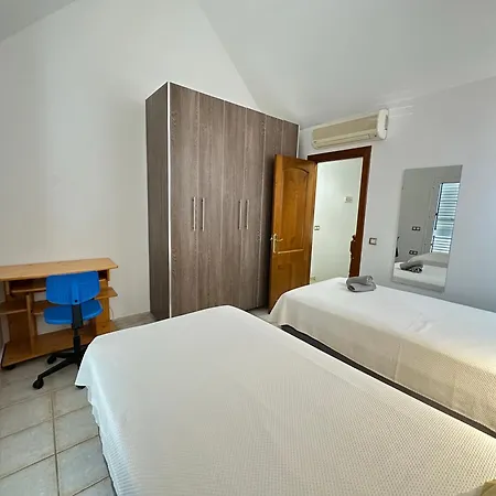 Beyond Villa San Bartolome (Las Palmas)