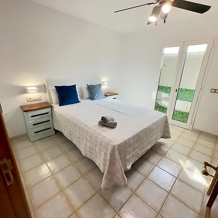 Beyond Villa San Bartolome (Las Palmas)